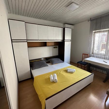 Marsic Apartments & Rooms Baska Voda Ngoại thất bức ảnh