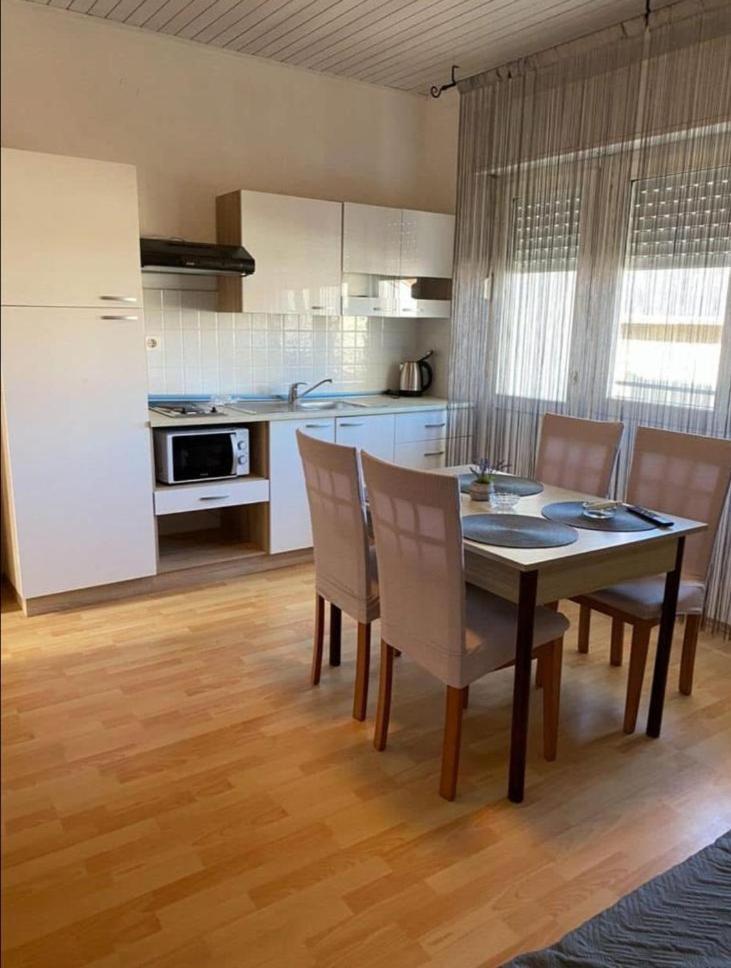 Marsic Apartments & Rooms Baska Voda Ngoại thất bức ảnh